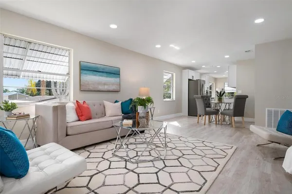 $1,595 | 5217 81st Street North, Unit 14, St. Petersburg, FL 33709