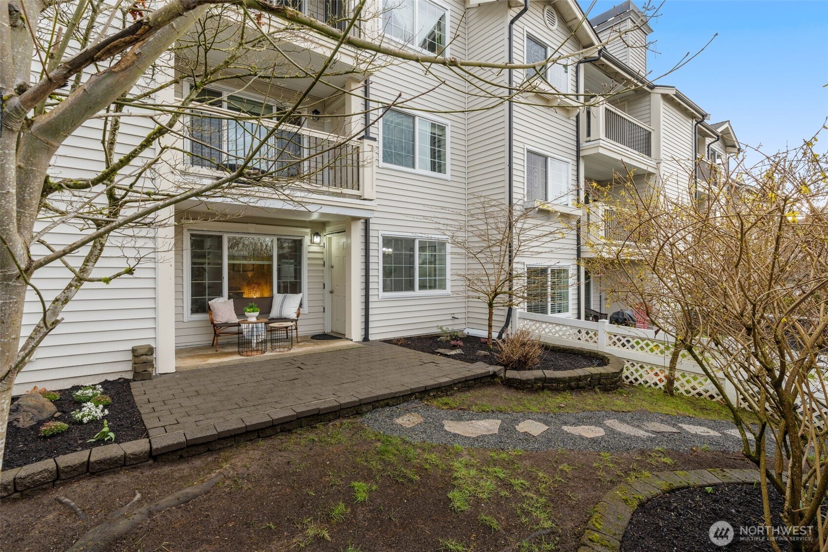 12404 East Gibson Road, Unit J105 Everett, WA 98204 - Photo 18 of 29