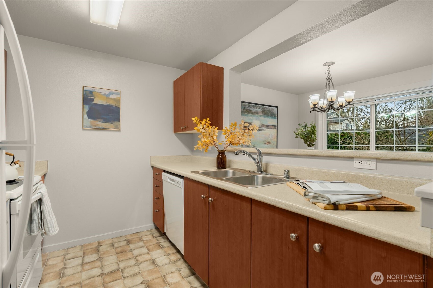 12404 East Gibson Road, Unit J105 Everett, WA 98204 - Photo 9 of 29