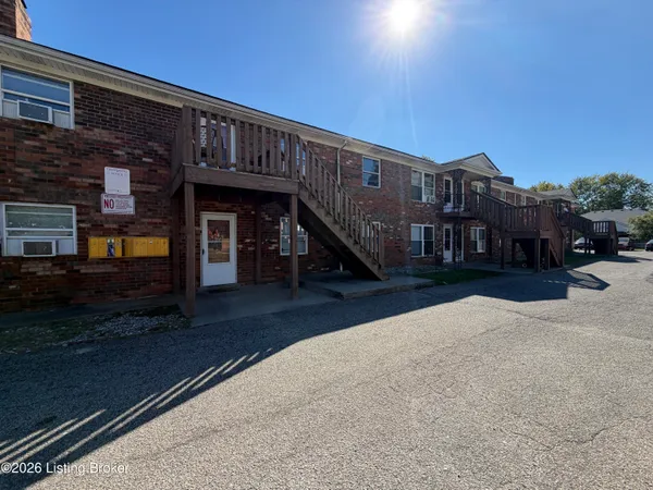$900 | 5452 New Cut Road, Unit 3, Louisville, KY 40214