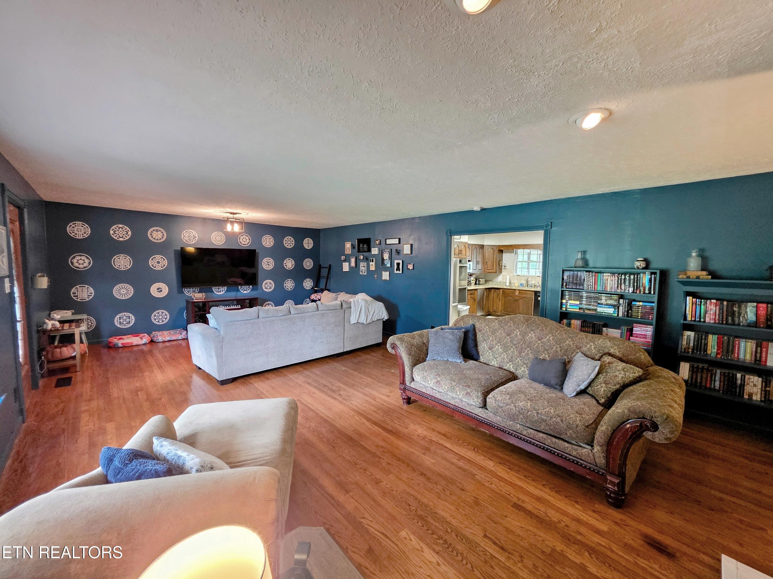 3625 Cunningham Road Knoxville, TN 37918 - Photo 4 of 35 LIVING