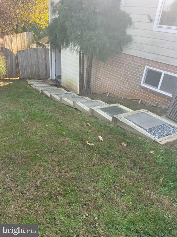 12309 St James Road Potomac, MD 20854 - Photo 1 of 10 a backyard of a house