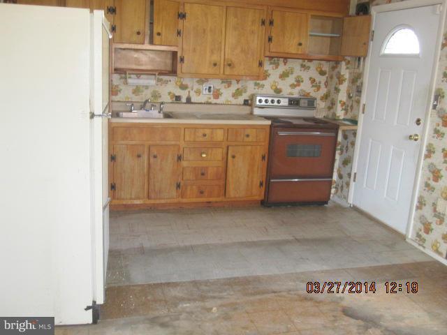 7222 Sindall Road Baltimore, MD 21234 - Photo 4 of 10 Kitchen