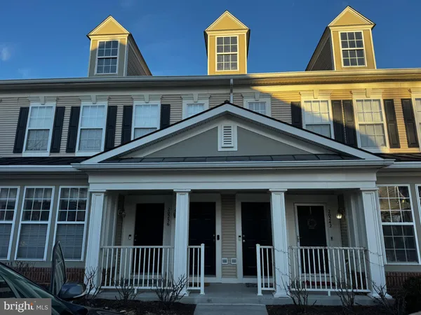 $2,650 | 20240 Macglashan Terrace, Unit 2203, Ashburn, VA 20147