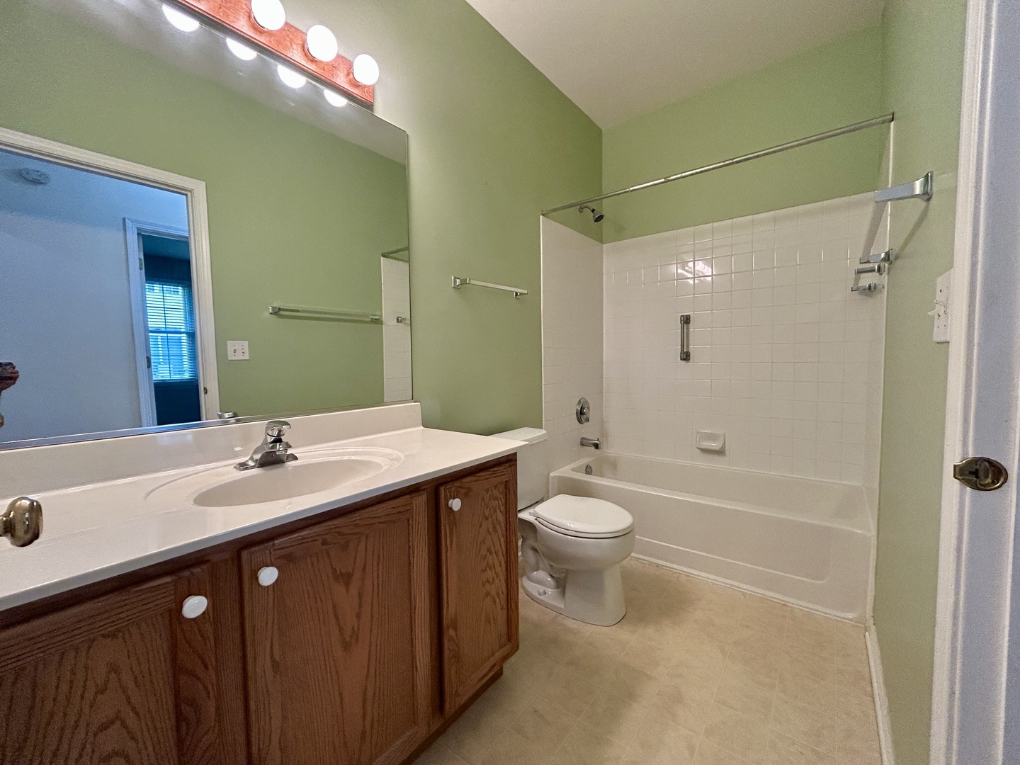 3165 Falling Waters Lane, Unit 3165 Lindenhurst, IL 60046 - Photo 11 of 17