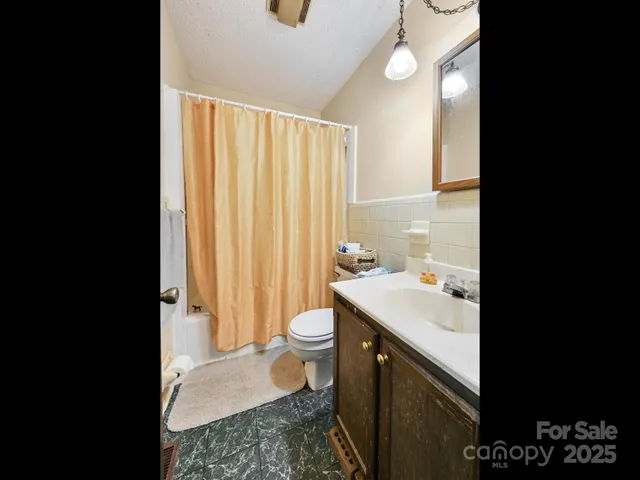 $295,000 | 499 Oak Grove Road, Flat Rock, NC 28731