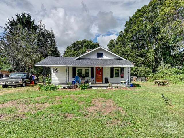 $295,000 | 499 Oak Grove Road, Flat Rock, NC 28731