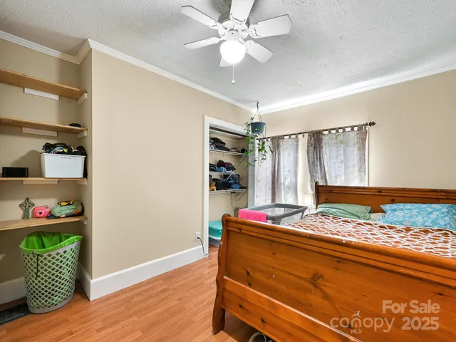 $295,000 | 499 Oak Grove Road, Flat Rock, NC 28731