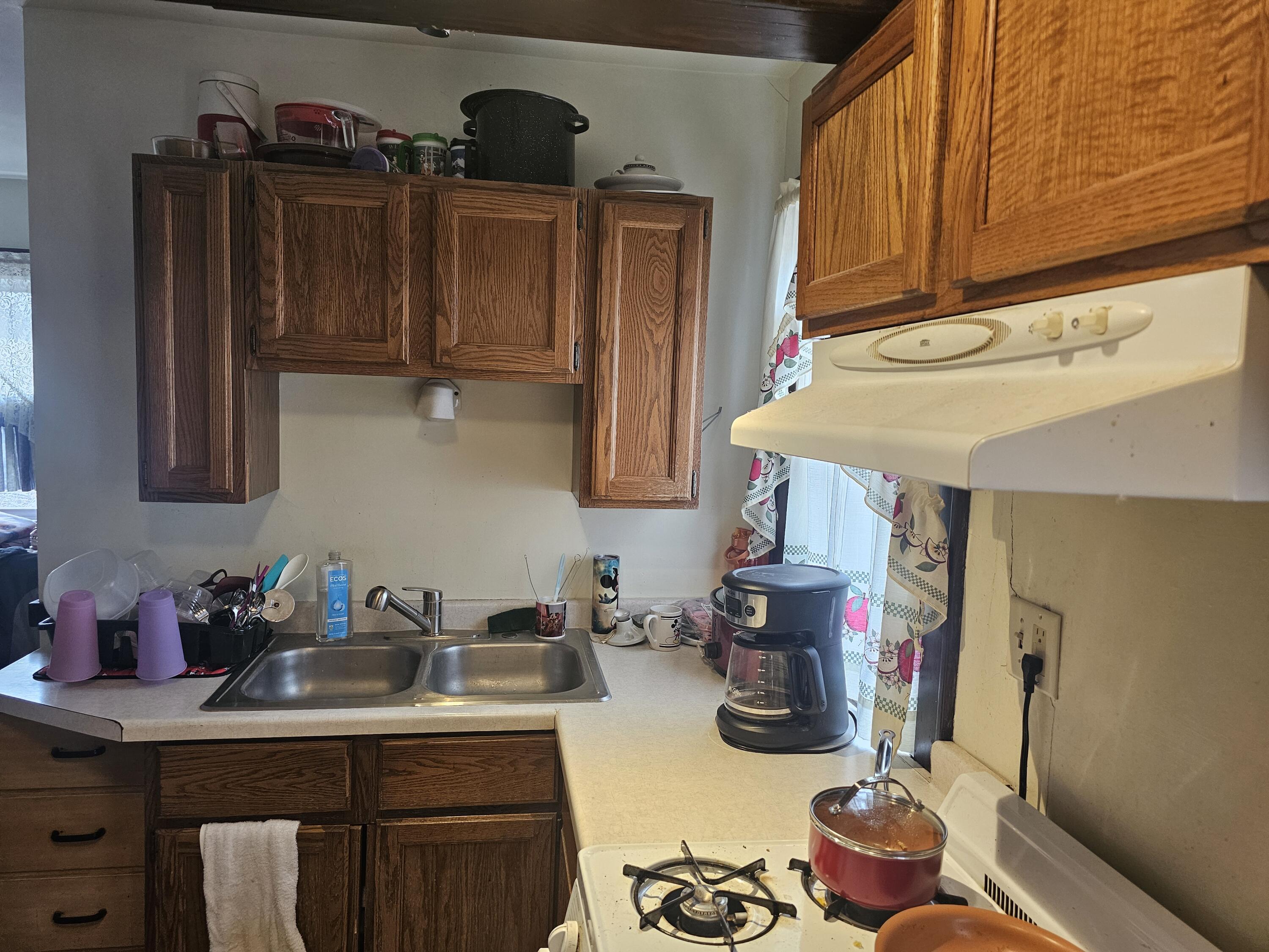 1218 South 10th Street Manitowoc, WI 54220 - Photo 3 of 21 20260403_130915