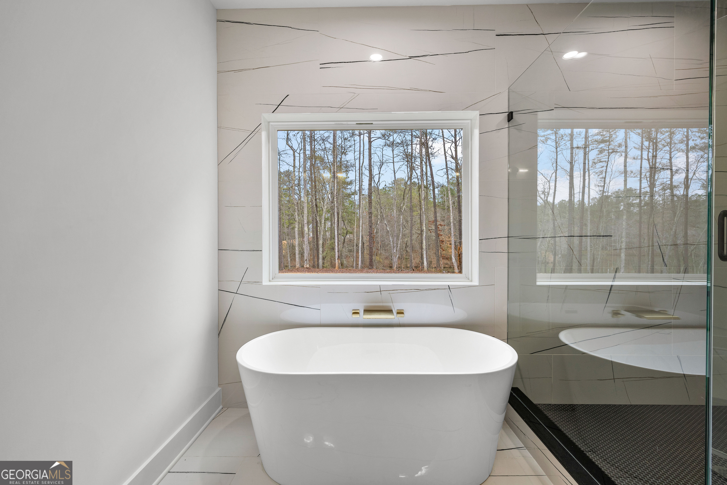 354 Turner Road Newnan, GA 30263 - Photo 37 of 83 a bathroom with a sink and a bathtub