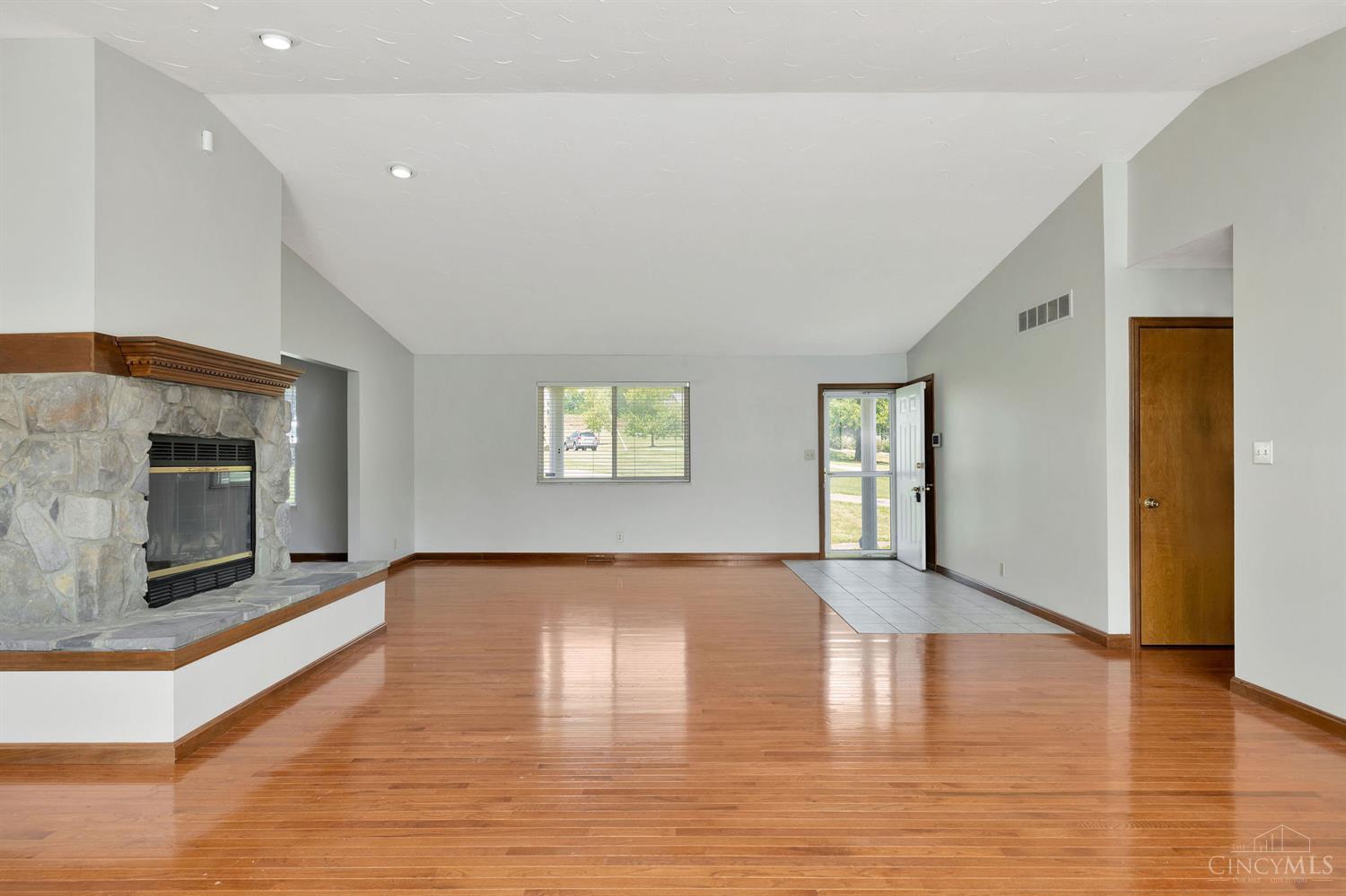 6801 Rackview Road Cincinnati, OH 45248 - Photo 14 of 57
