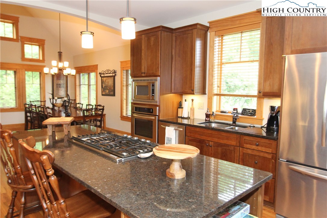 243 South Camp Road, Unit 401 Boone, NC 28607 - Photo 9 of 27 Gallery Image 9