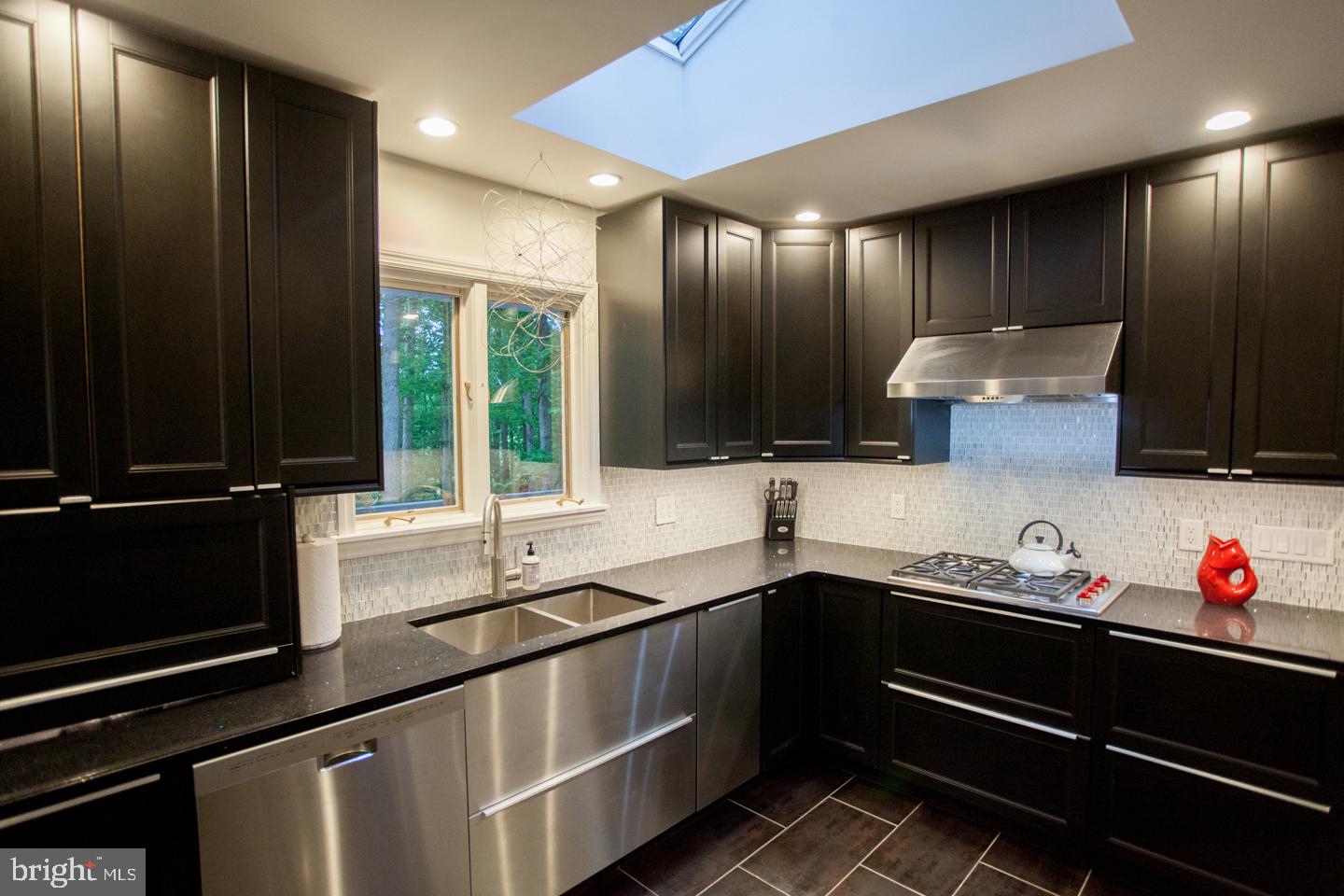 6065 Lower Mountain Road New Hope, PA 18938 - Photo 24 of 48 Sleek modern design