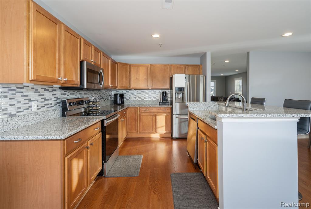50107 Harding Street Canton, MI 48188 - Photo 13 of 27