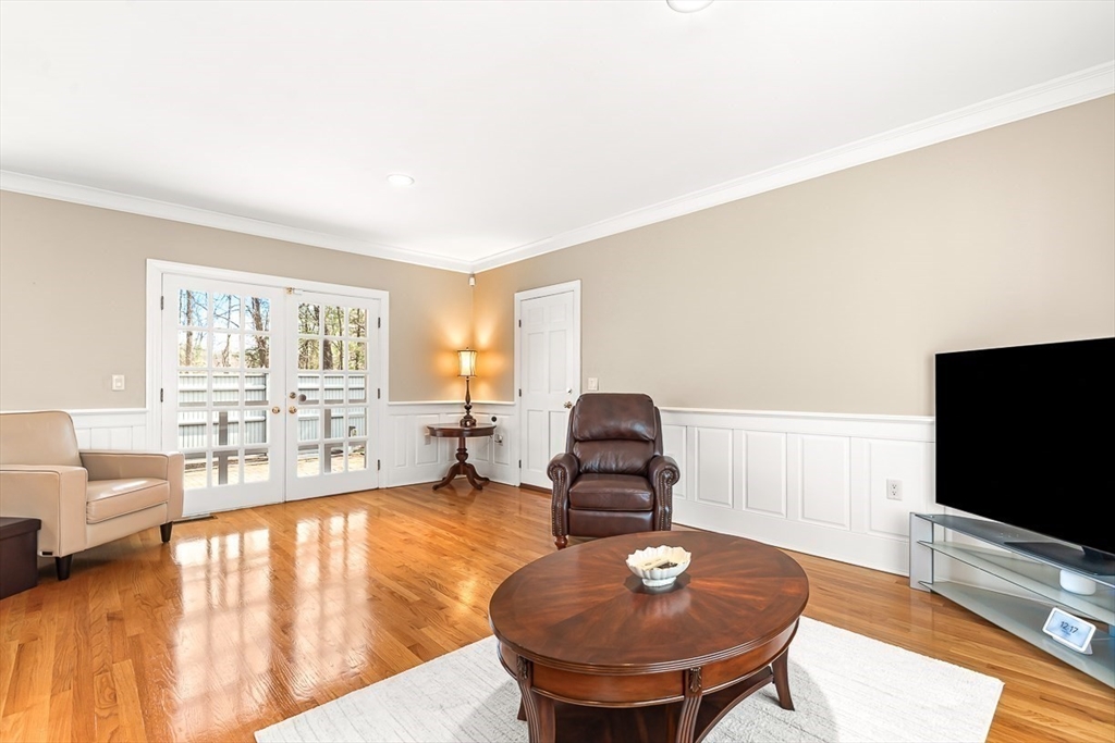 2 Liberty Lane Lynnfield, MA 01940 - Photo 13 of 34