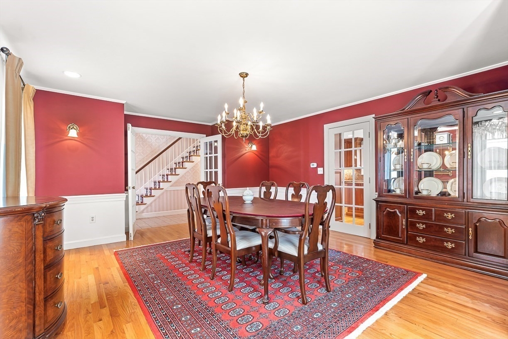 2 Liberty Lane Lynnfield, MA 01940 - Photo 4 of 34