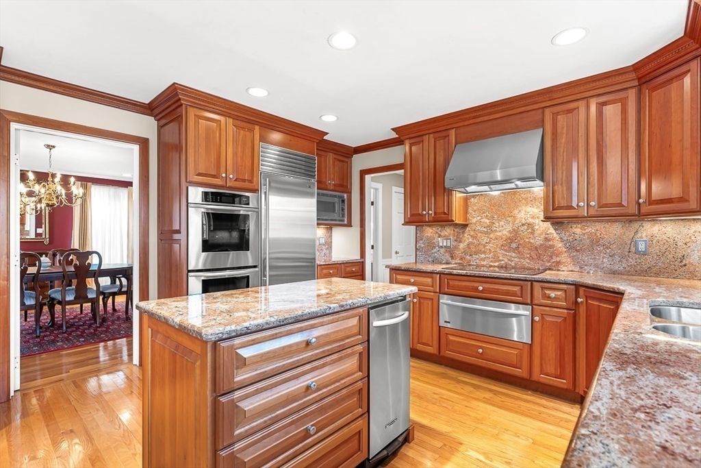 2 Liberty Lane Lynnfield, MA 01940 - Photo 6 of 34