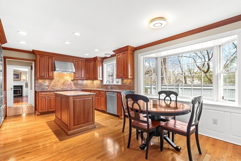 2 Liberty Lane Lynnfield, MA 01940 - Photo 8 of 34