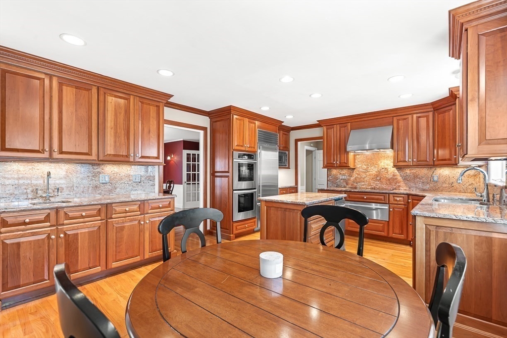 2 Liberty Lane Lynnfield, MA 01940 - Photo 9 of 34