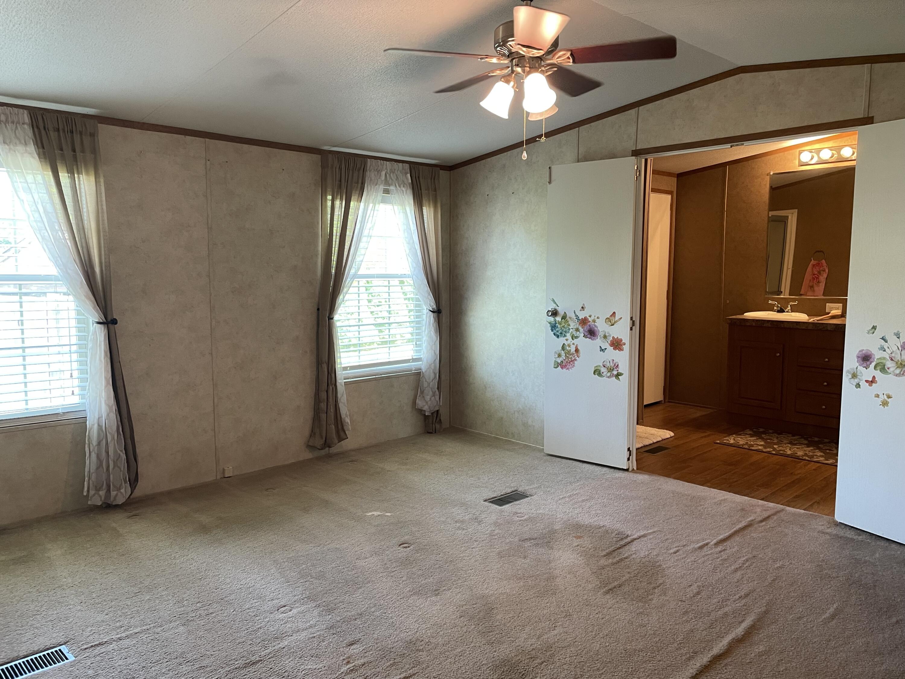 105 Hallies Road Covington, VA 24426 - Photo 10 of 21 IMG_8415