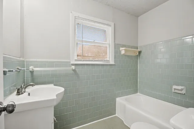 $1,595 | 728 22nd Avenue North, Texas City, TX 77590