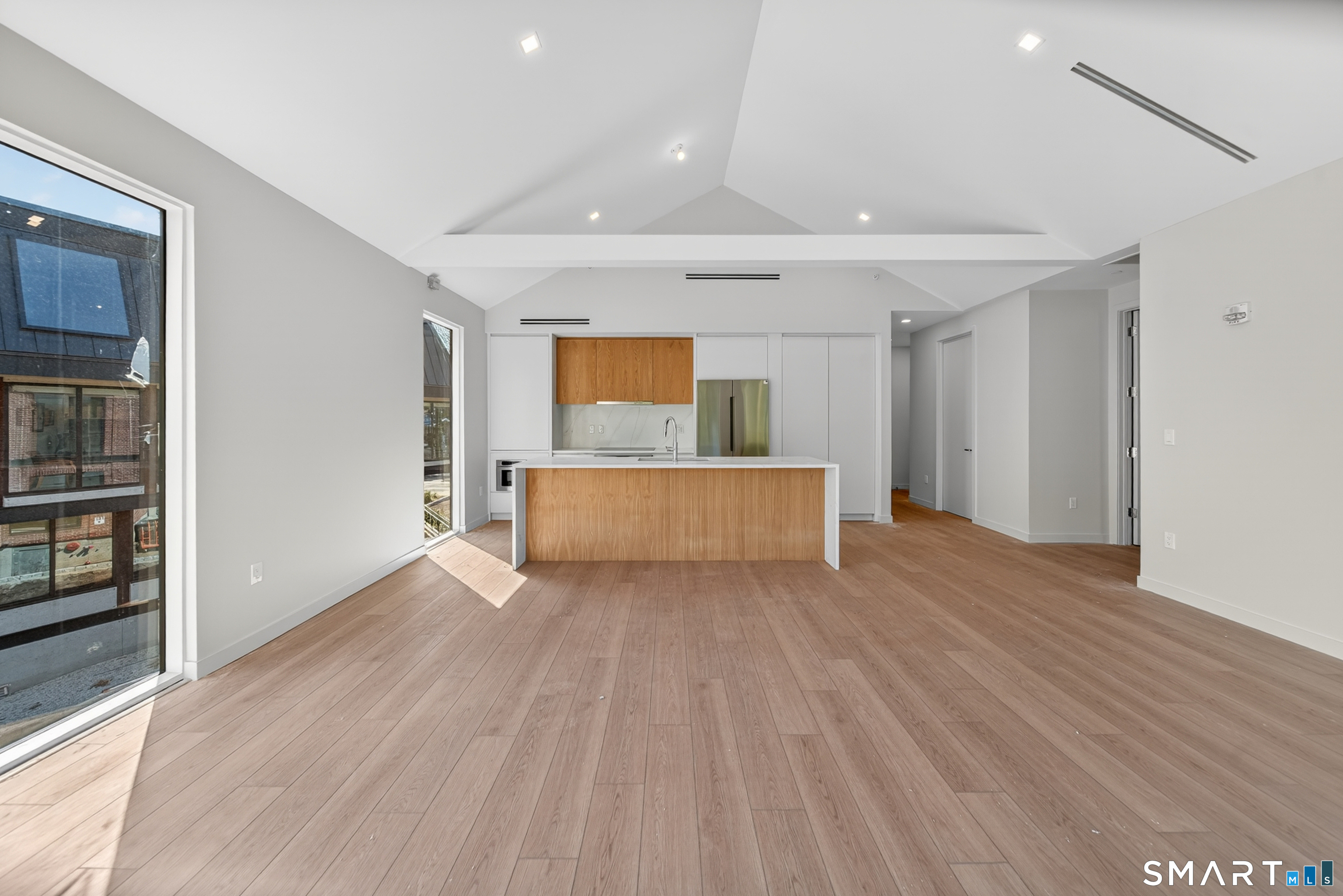 253 Riverside Avenue, Unit 101 Westport, CT 06880 - Photo 5 of 14