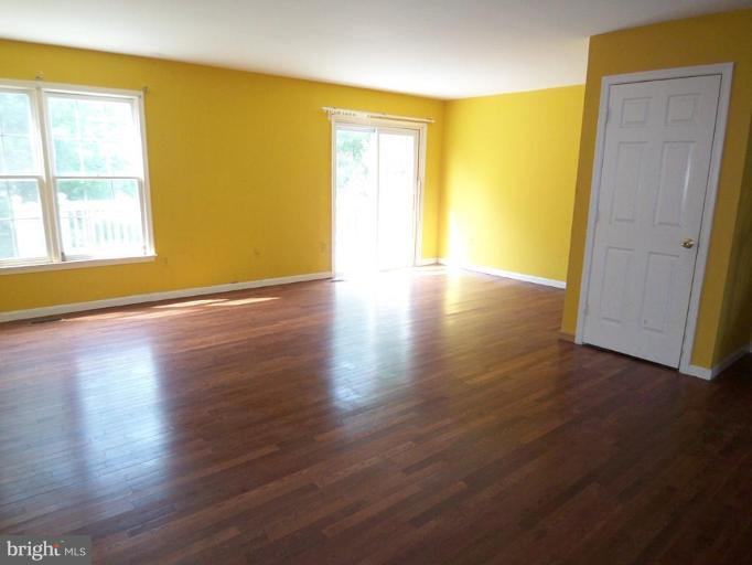 2252 Conquest Way, Unit 25 Odenton, MD 21113 - Photo 6 of 16 Living Room #2