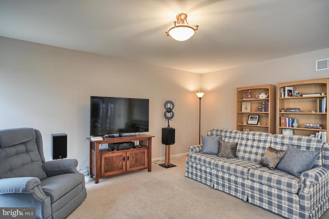 626 Hamaker Road Manheim, PA 17545 - Photo 12 of 26