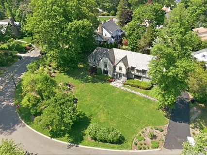 $1,800,000 | 14 Overhill Road, New Rochelle, NY 10804