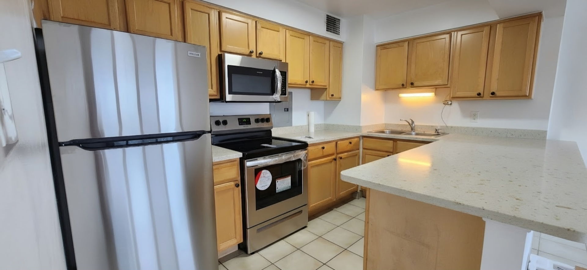 6030 North Sheridan Road, Unit 1303 Chicago, IL 60660 - Photo 4 of 11 Gallery Image 4