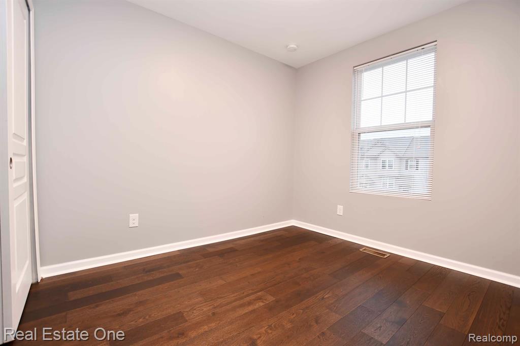 317 Glenhurst Boulevard Rochester, MI 48307 - Photo 17 of 28