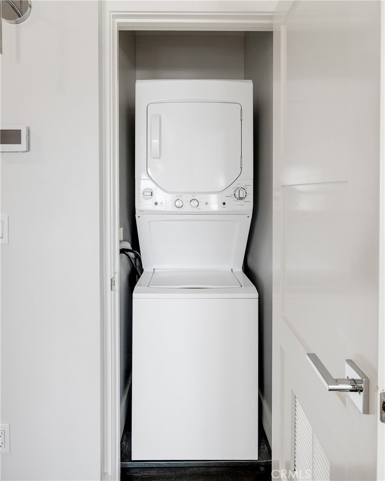 17512 Van Ness Avenue Torrance, CA 90504 - Photo 25 of 41 a utility room with dryer and washer