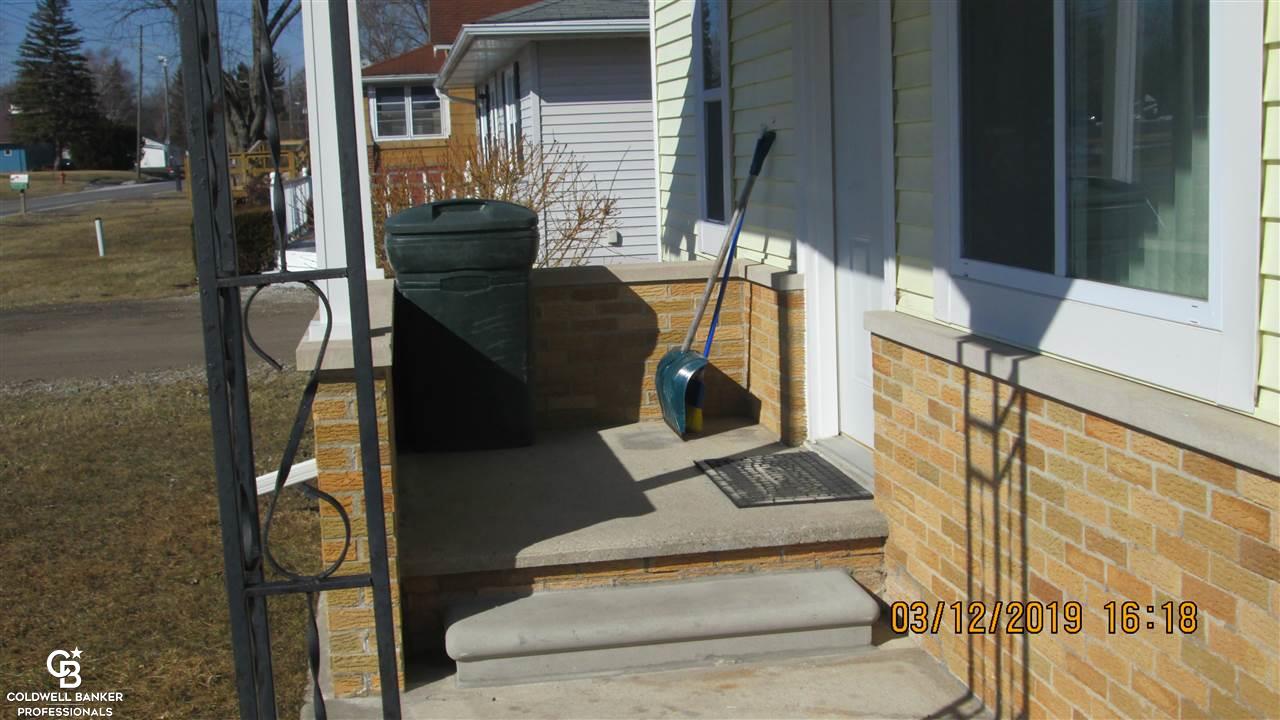 1914 Allen Road Smiths Creek, MI 48074 - Photo 5 of 26