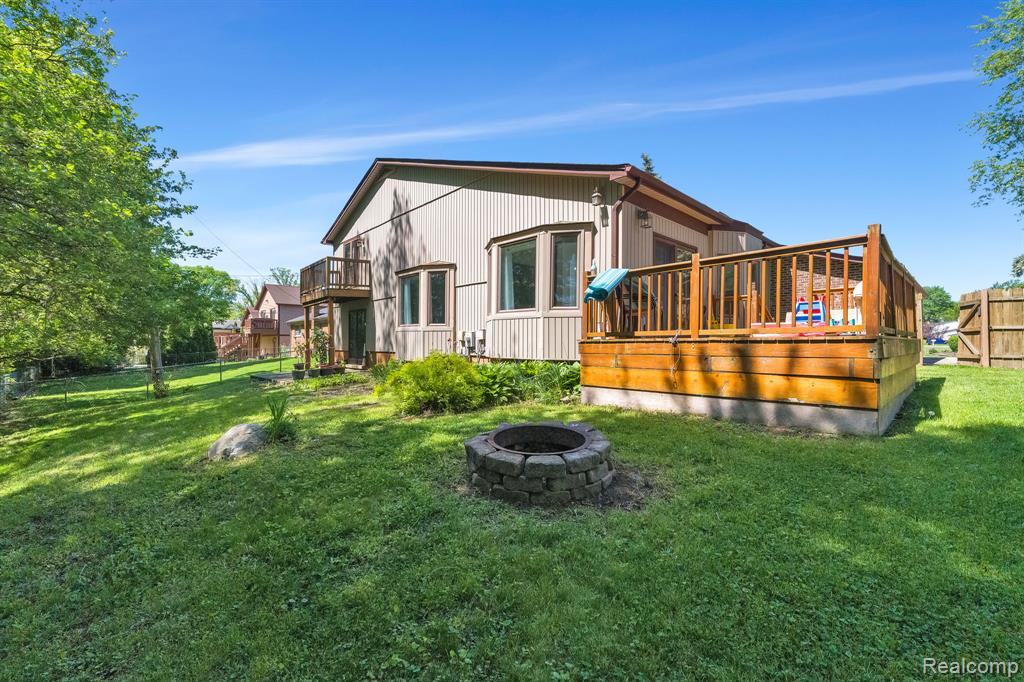 18823 Millar Road Clinton Township, MI 48036 - Photo 34 of 37