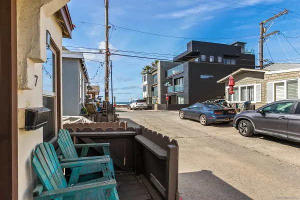 $1,550,000 | 717-19 San Jose Place, San Diego, CA 92109