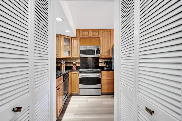 $8,500 | 270 Captains Walk, Unit 310, Delray Beach, FL 33483