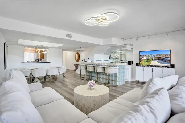 $8,500 | 270 Captains Walk, Unit 310, Delray Beach, FL 33483