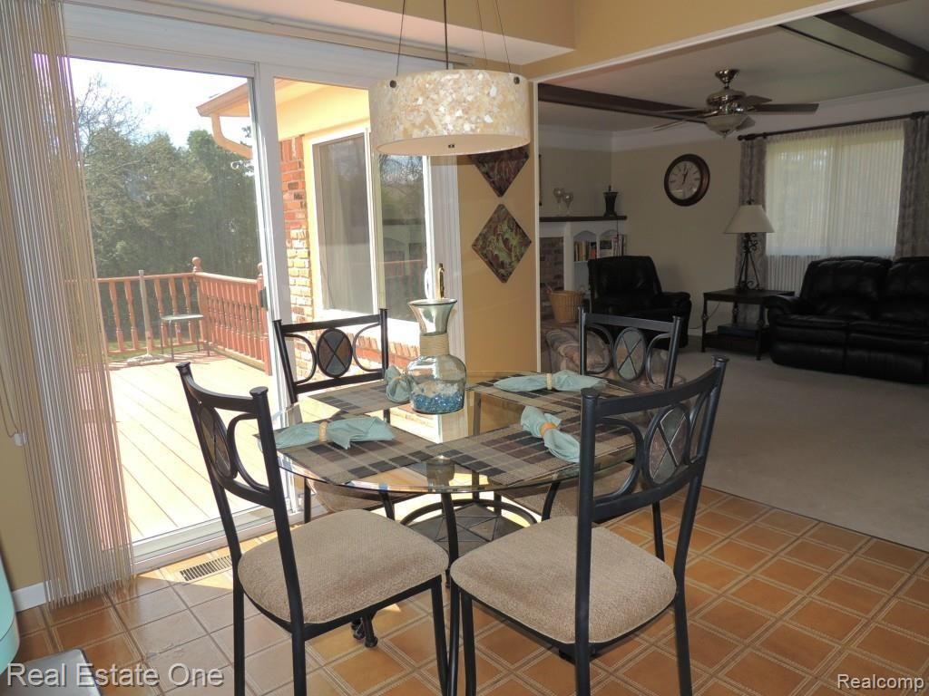 646 Abbey Court Rochester, MI 48307 - Photo 14 of 44 Another Kitchen Eating Area View