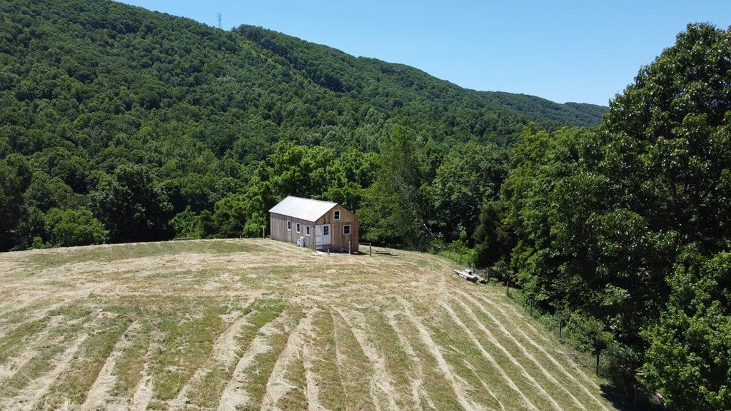 1551 Springdale Road, Unit E Pearisburg, VA 24134 - Photo 10 of 33 Gallery Image 10