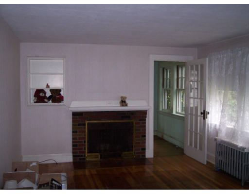 29 Beacon Street Reading, MA 01867 - Photo 5 of 6 Gallery Image 5