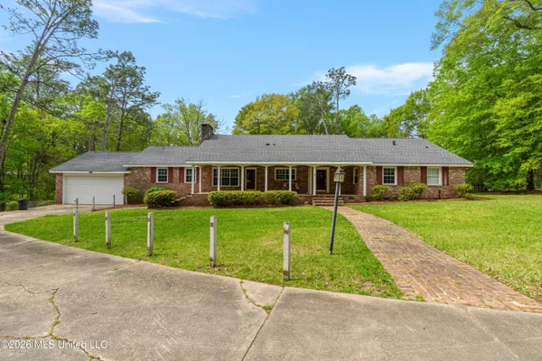 $474,900 | 2 Village Lane, Hattiesburg, MS 39402