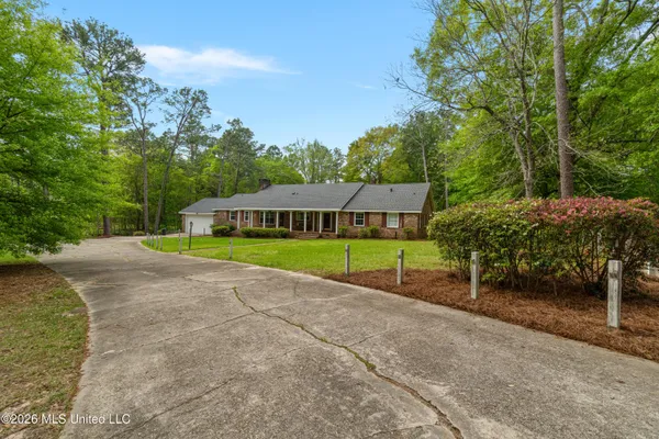$474,900 | 2 Village Lane, Hattiesburg, MS 39402