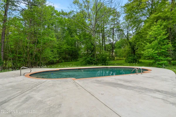 $474,900 | 2 Village Lane, Hattiesburg, MS 39402