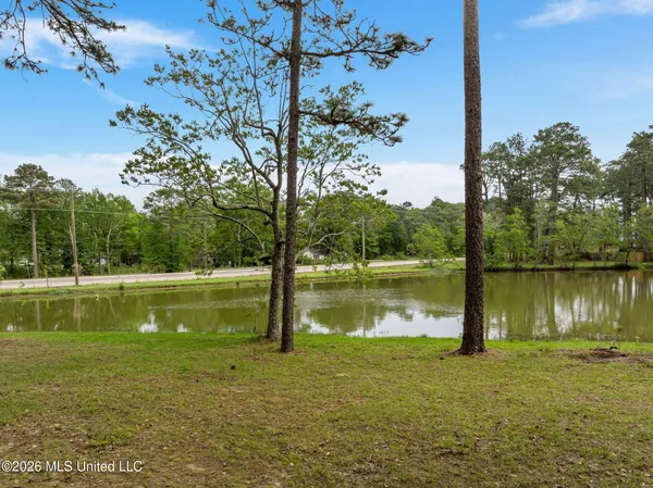 $474,900 | 2 Village Lane, Hattiesburg, MS 39402