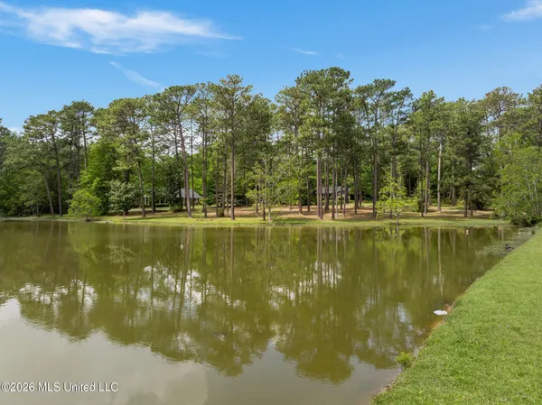 $474,900 | 2 Village Lane, Hattiesburg, MS 39402