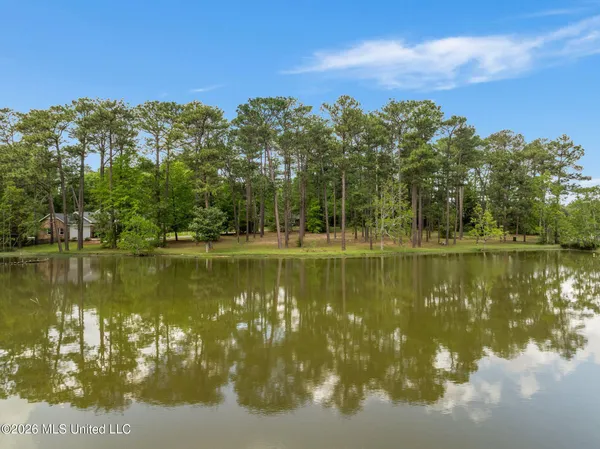 $474,900 | 2 Village Lane, Hattiesburg, MS 39402