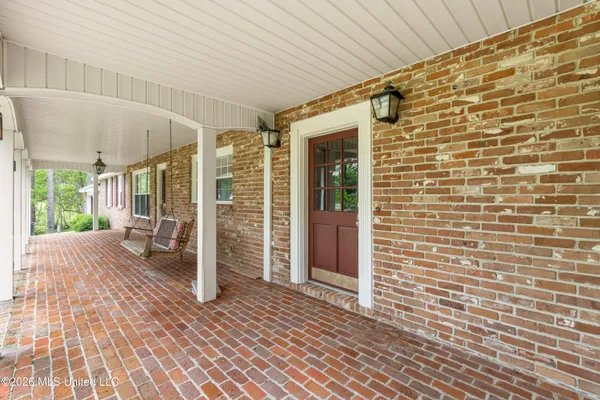 $474,900 | 2 Village Lane, Hattiesburg, MS 39402