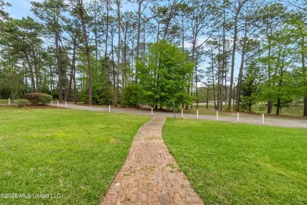 $474,900 | 2 Village Lane, Hattiesburg, MS 39402