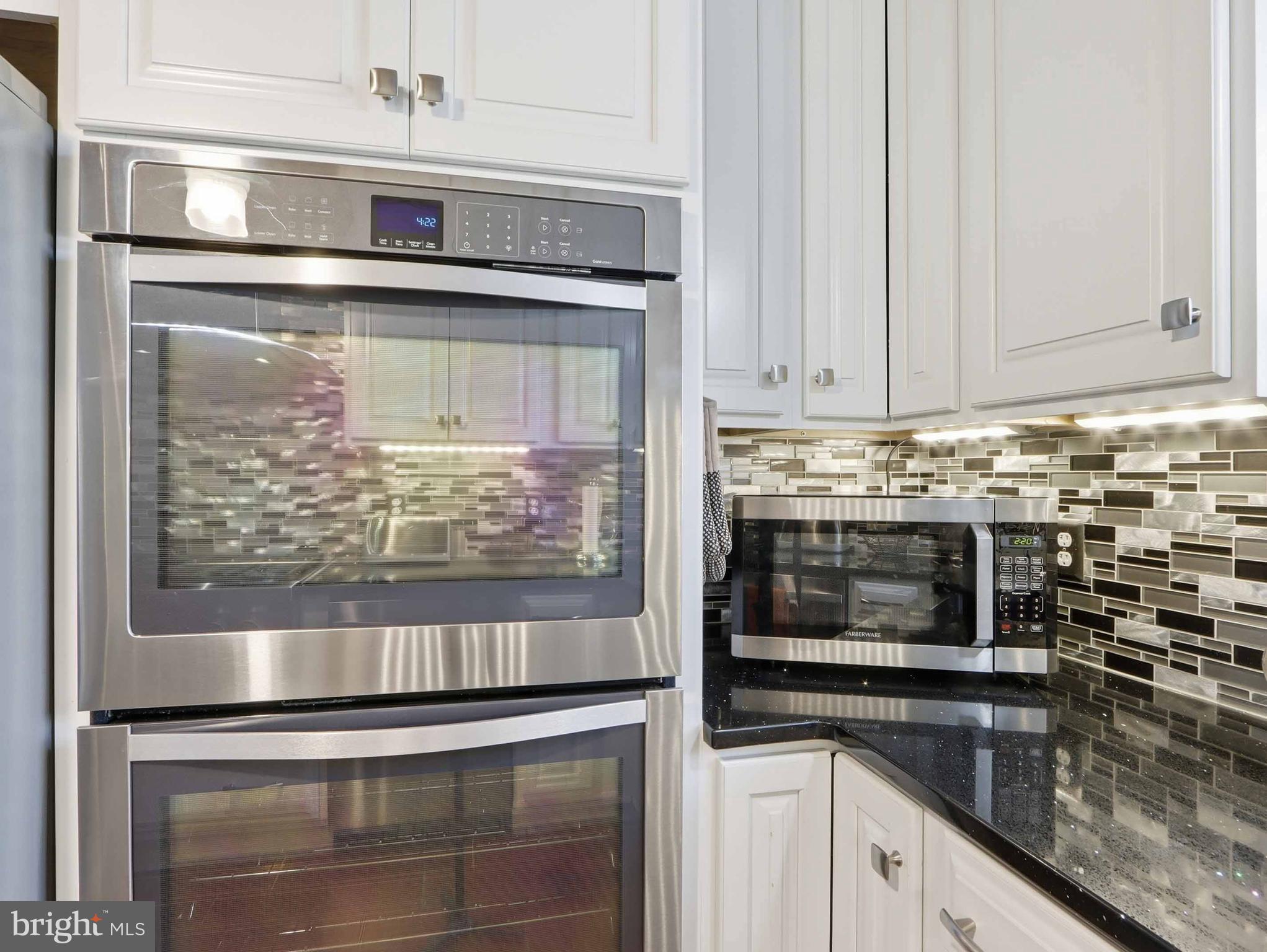 6715 Alter Street Baltimore, MD 21207 - Photo 17 of 47 Double Whirlpool ovens