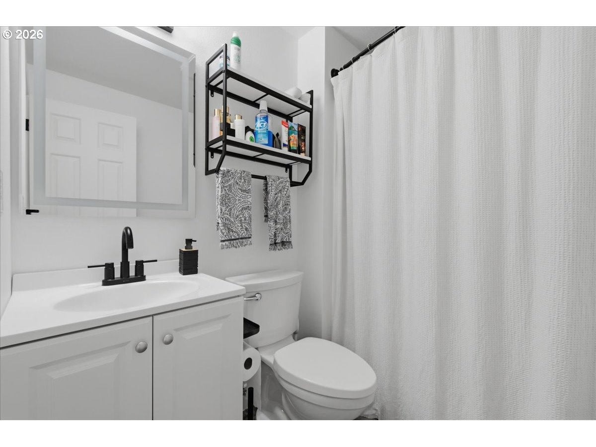 2000 North 5th Way Ridgefield, WA 98642 - Photo 16 of 39 Bathroom